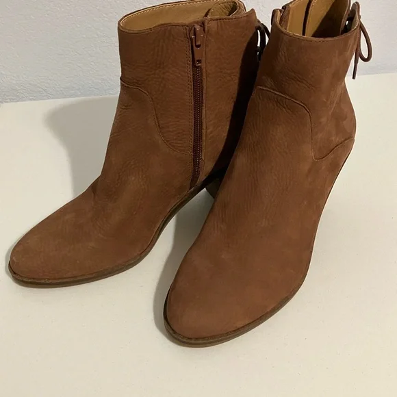 NIB Brown Leather Ankle Boots Lucky Brand Size 8.5 - Picture 2 of 10